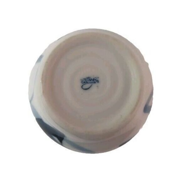 Japanese Yunomi Tea Cup Mug Blue & White Abstract Swirl Porcelain Excellent Cond - Picture 6 of 7